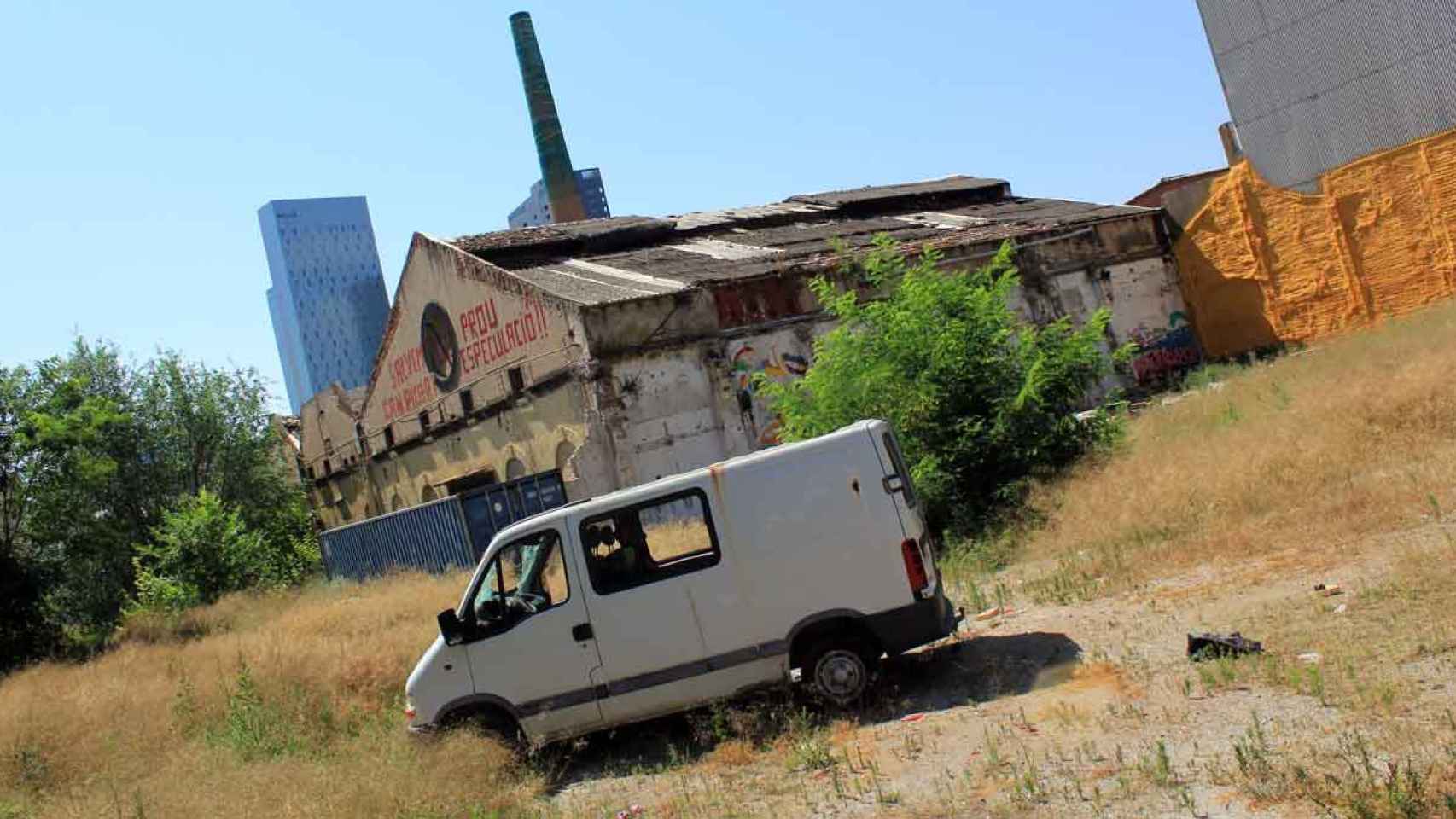 Los terrenos de Can Ricart se encuentran totalmente abandonados. / CR