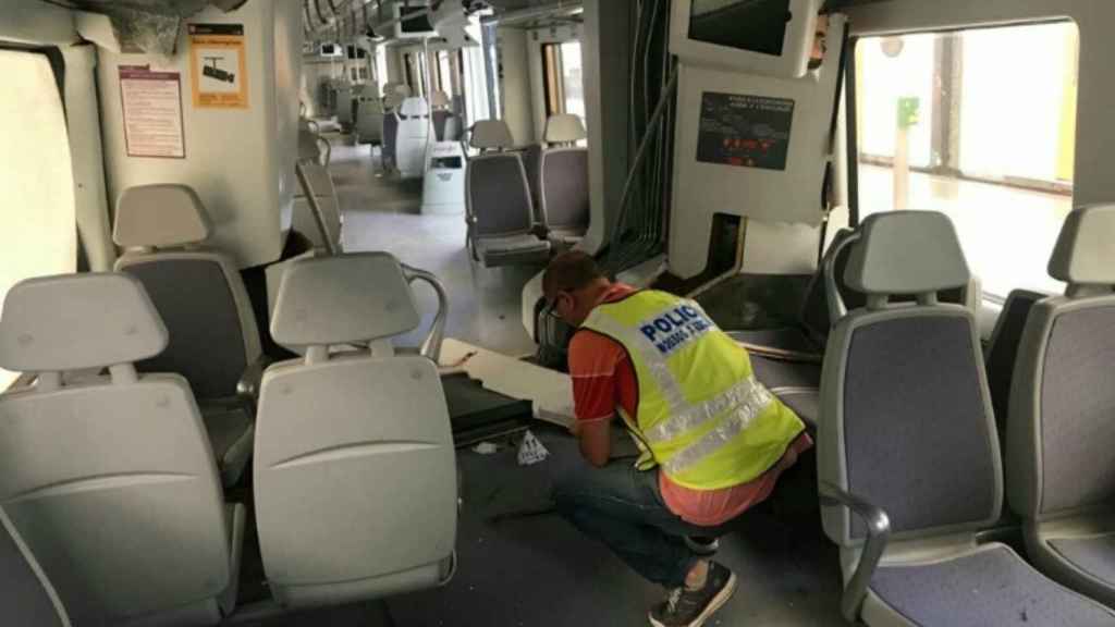 Interior del tren accidentado en Estació de França / MOSSOS D'ESQUADRA