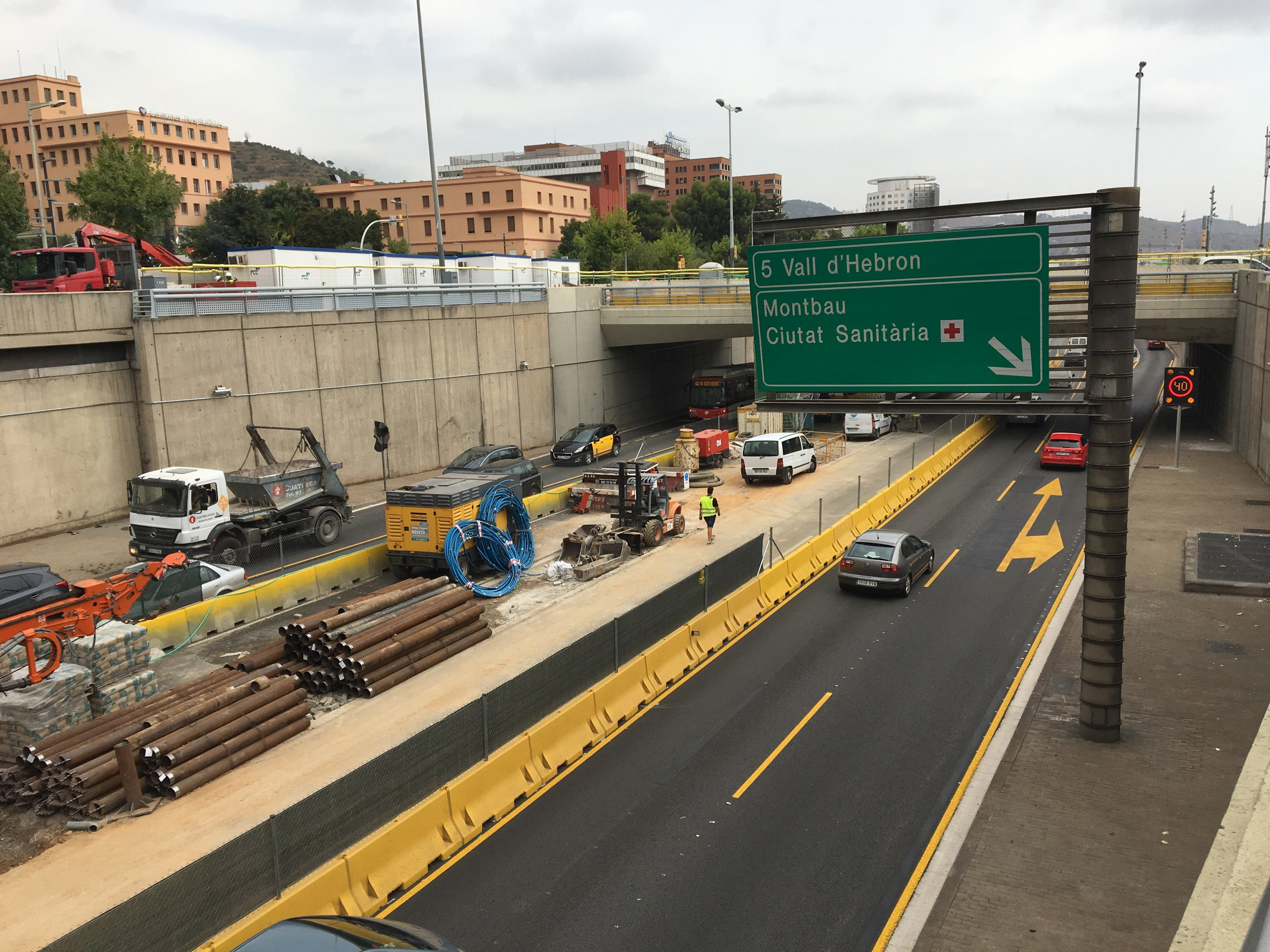 Tramo de 150 metros que se cubrirá en la Ronda de Dalt / PABLO ALEGRE