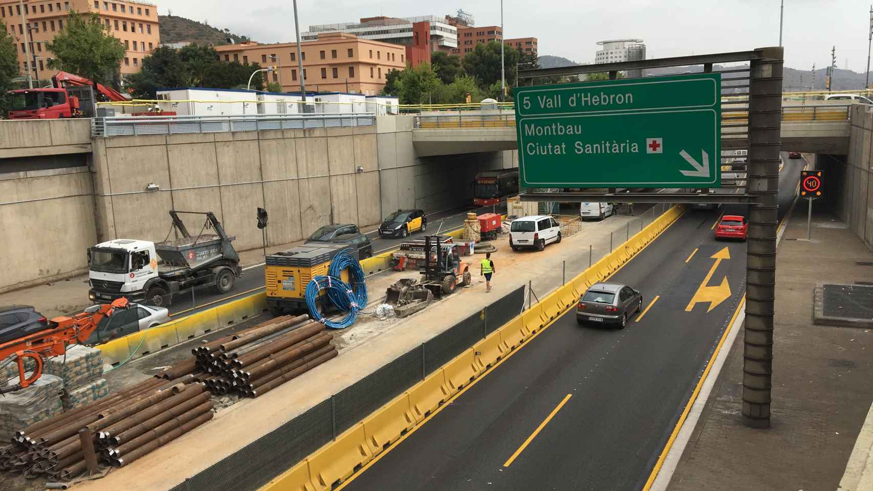 Tramo de 150 metros que se cubrirá en la Ronda de Dalt / PABLO ALEGRE