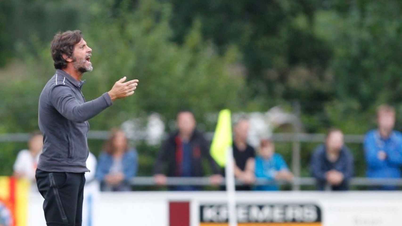 Quique Sánchez Flores da órdenes durante un partido / RCD ESPANYOL