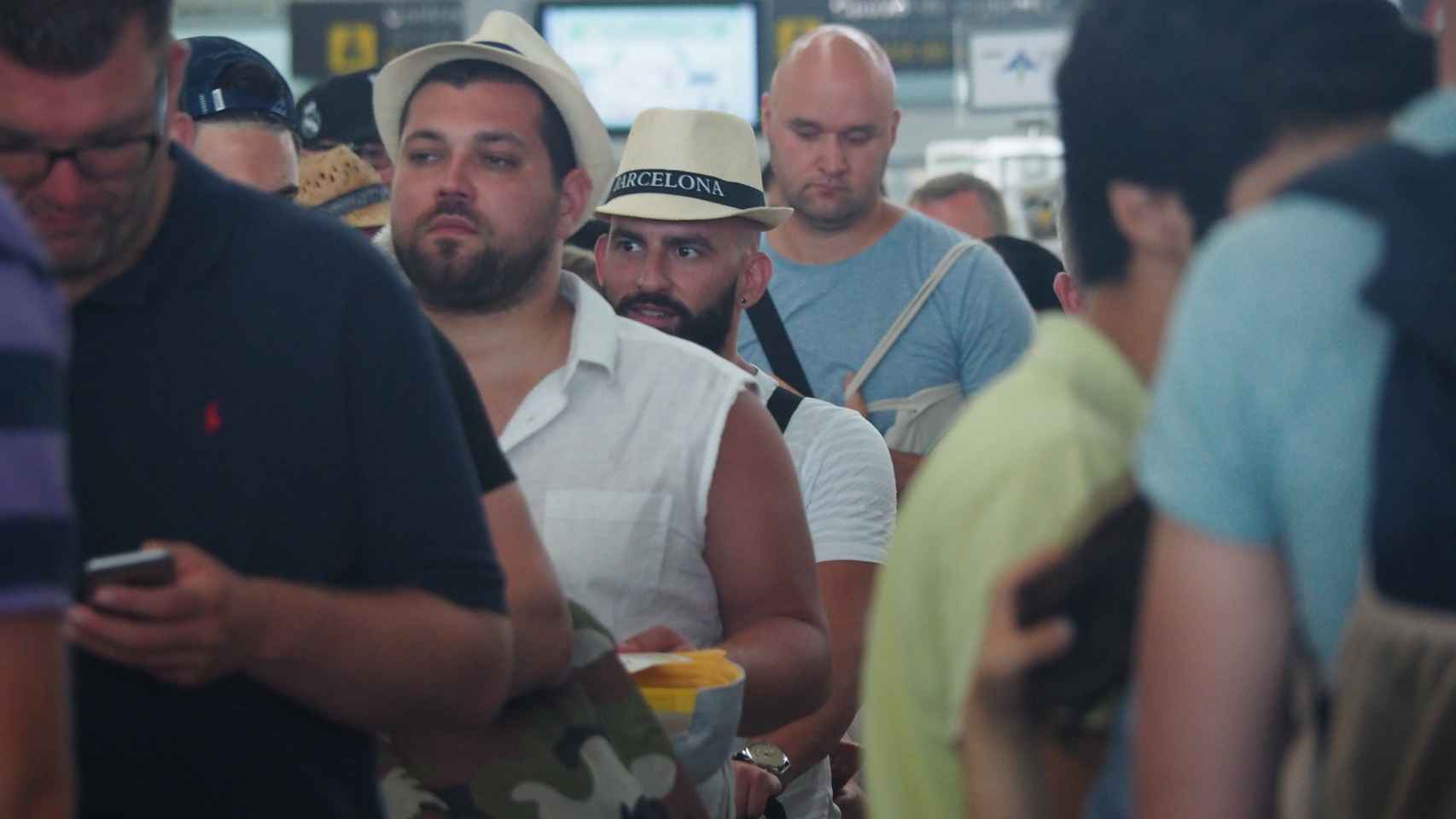 Colas en el aeropuerto de Barcelona en un nuevo día de huelga / ARNAU MAS