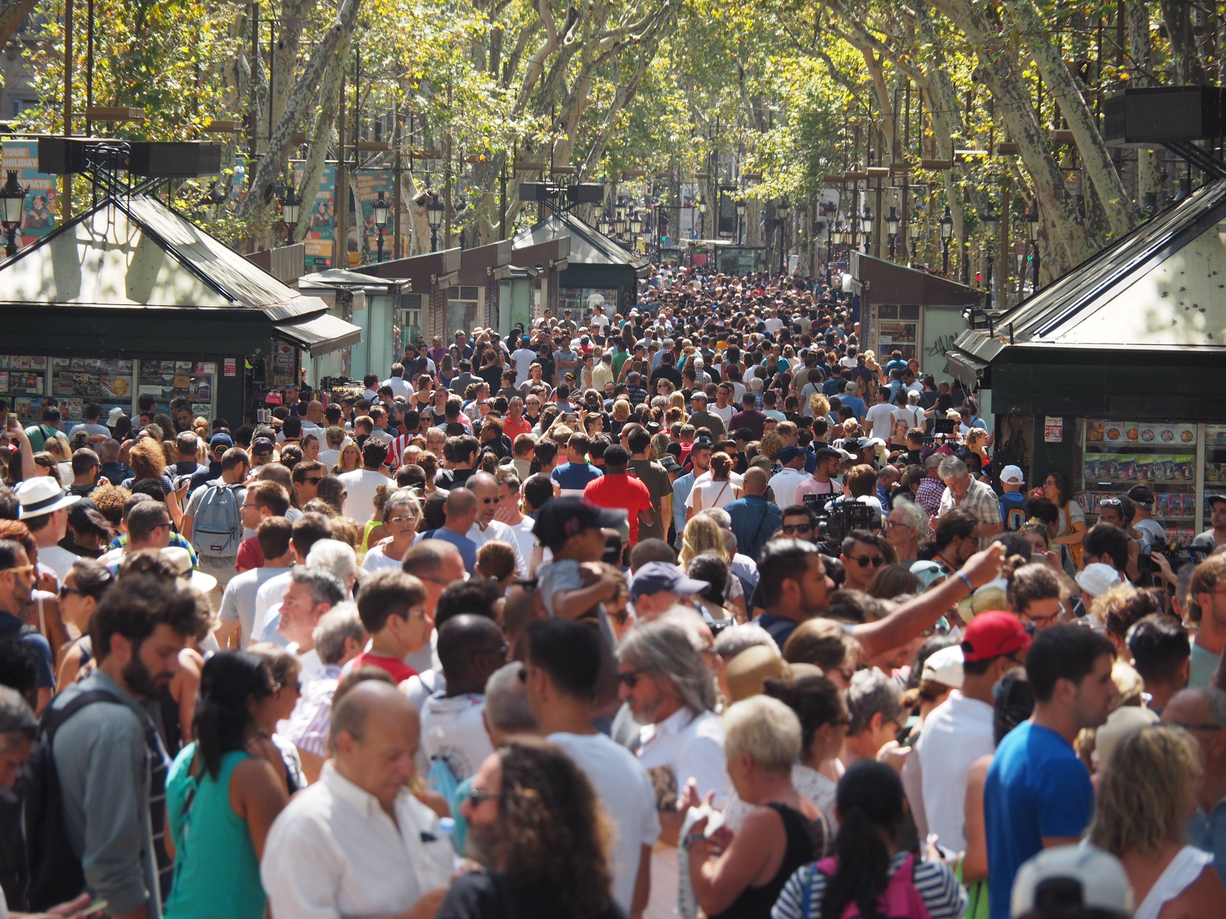 La Rambla de Barcelona el pasado viernes, un día después del atropellamiento masivo / ARNAU MAS