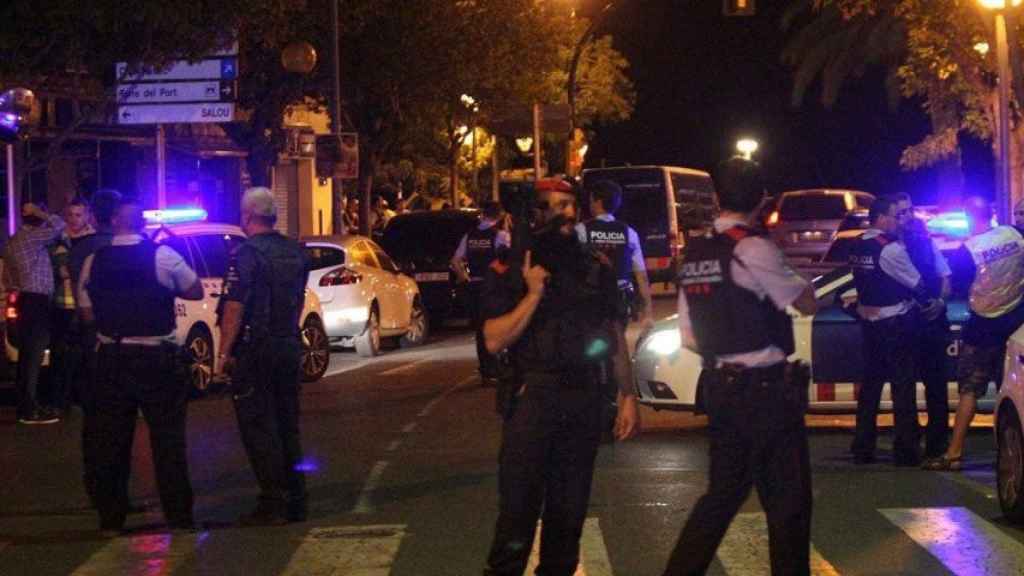 Los Mossos han abatido en la madrugada del jueves a cinco presuntos terroristas en Cambrils (Tarragona) / EFE