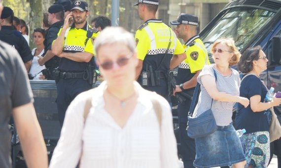 Fuerte presencia policial en La Rambla este viernes / A. MAS