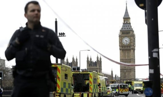 Atropellamiento masivo frente al Parlamento Británico