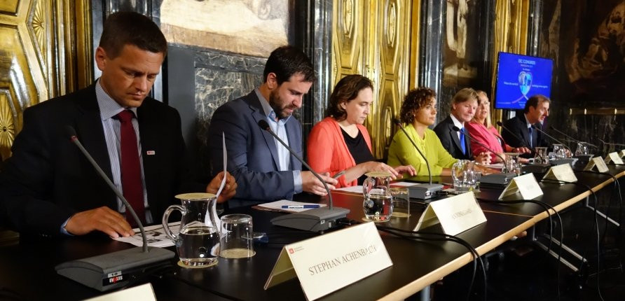 Organizadores del congreso y autoridades políticas, en la rueda de prensa de este sábado / DGM