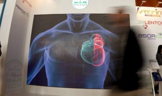 Una de las reivindicaciones del congreso ha sido la de hacer electrocardiogramas a los jóvenes corazón / EFE