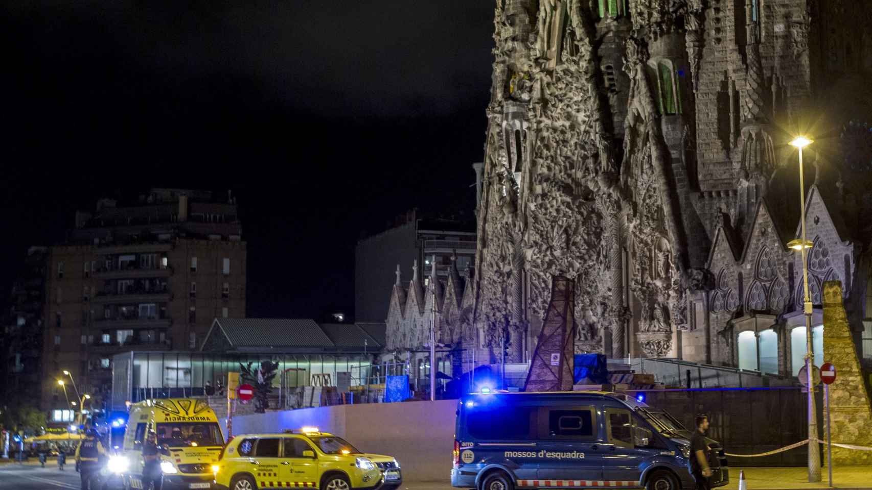 Efectivos de los Mossos d'Esquadra en la Sagrada Familia/ EFE