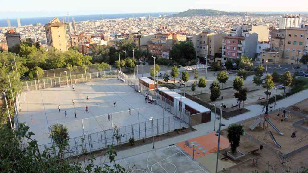 El polideportivo de Can Baró se salva... de momento. / CR