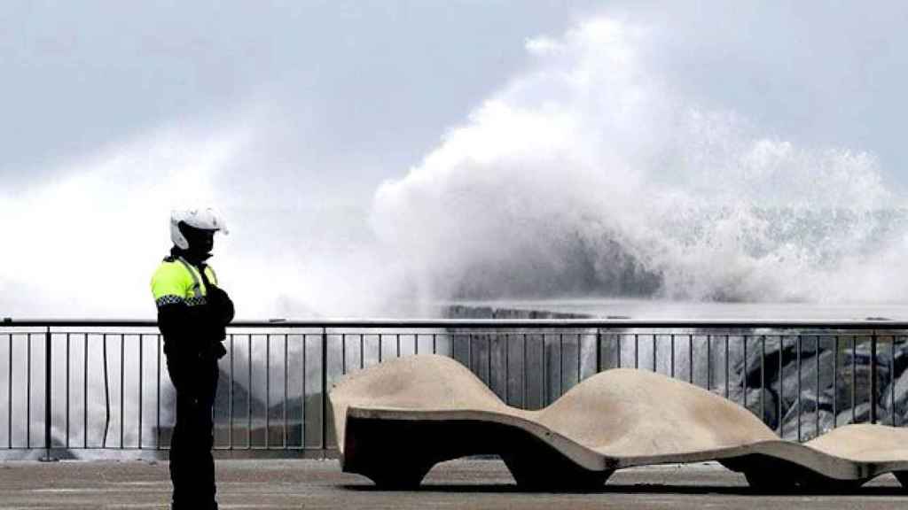 Temporal por oleaje en las playas de Barcelona