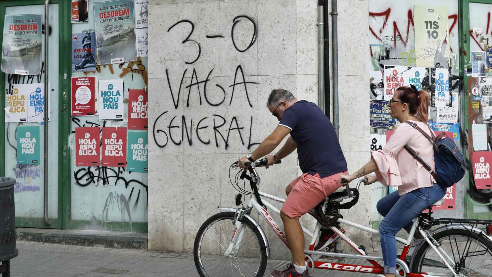 Barcelona se paraliza contra la violencia policial / EFE