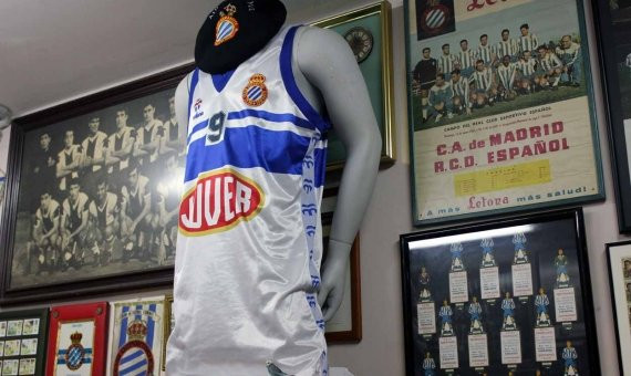 Camiseta del equipo de baloncesto del club de los años 80 / CR