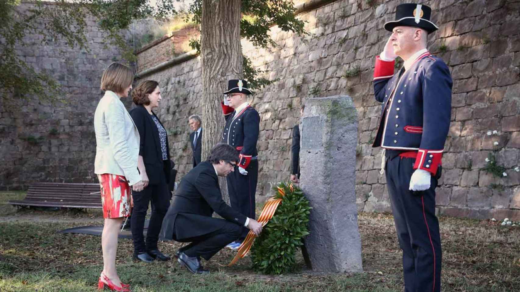 Puigdemont, Colau y Forcadell, en el homenaje a Lluís Companys / EFE