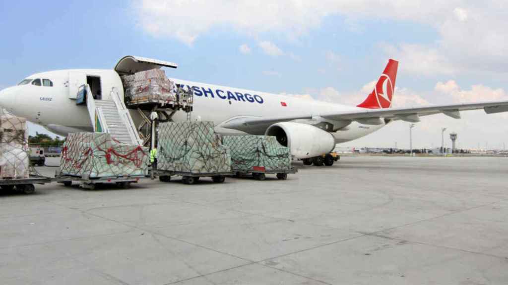 El transporte de mercancías en el aeropuerto no deja de crecer.