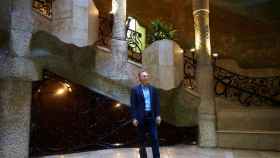 El escritor estadounidense Dan Brown posa durante la presentación de su nueva novela Origen, en la Casa Milà (La Pedrera)/ EFE/Alejandro García