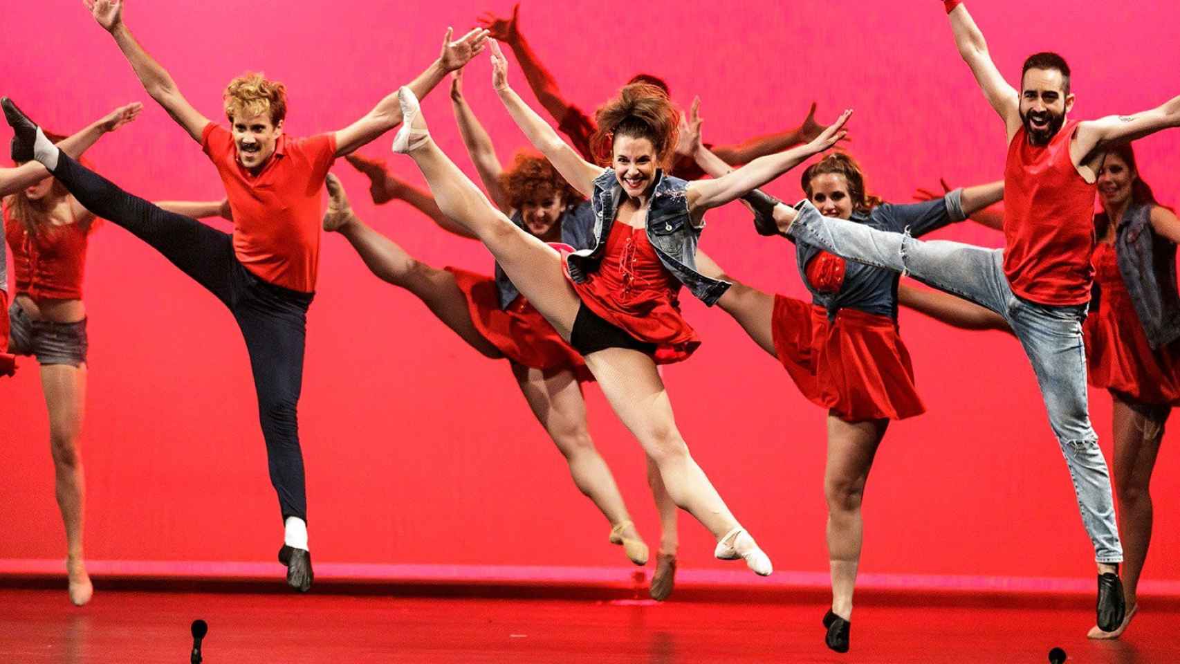 Bailarines de la escuela Som-hi Dansa