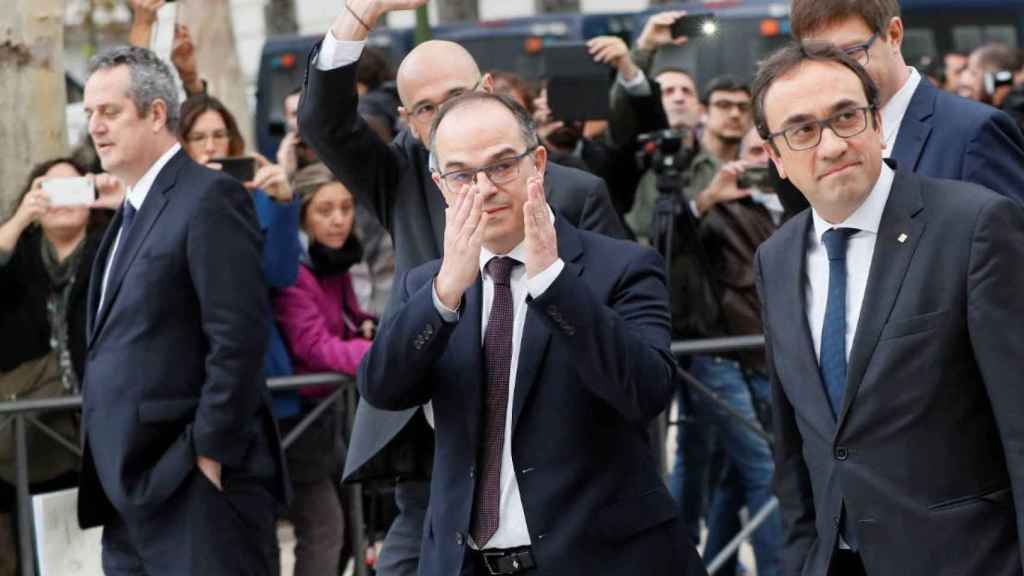 Jordi Turull, en primer término, junto a otros exconsellers /EFE