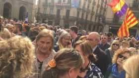 Núria de Gispert , expresidenta del Parlament, en la concentración en la Plaza Sant Jaume / AROA ORTEGA