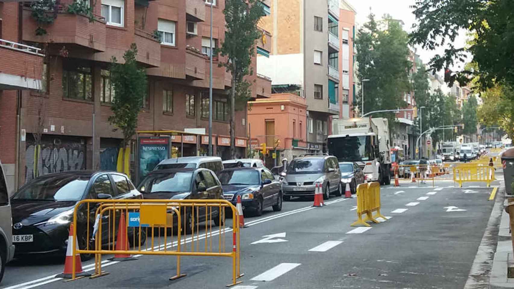 La reordenación de la circulación en Ronda Guinardó provoca los primeros atascos / CR