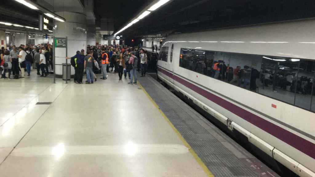 Andenes de la estación Sants durante la protesta independentista