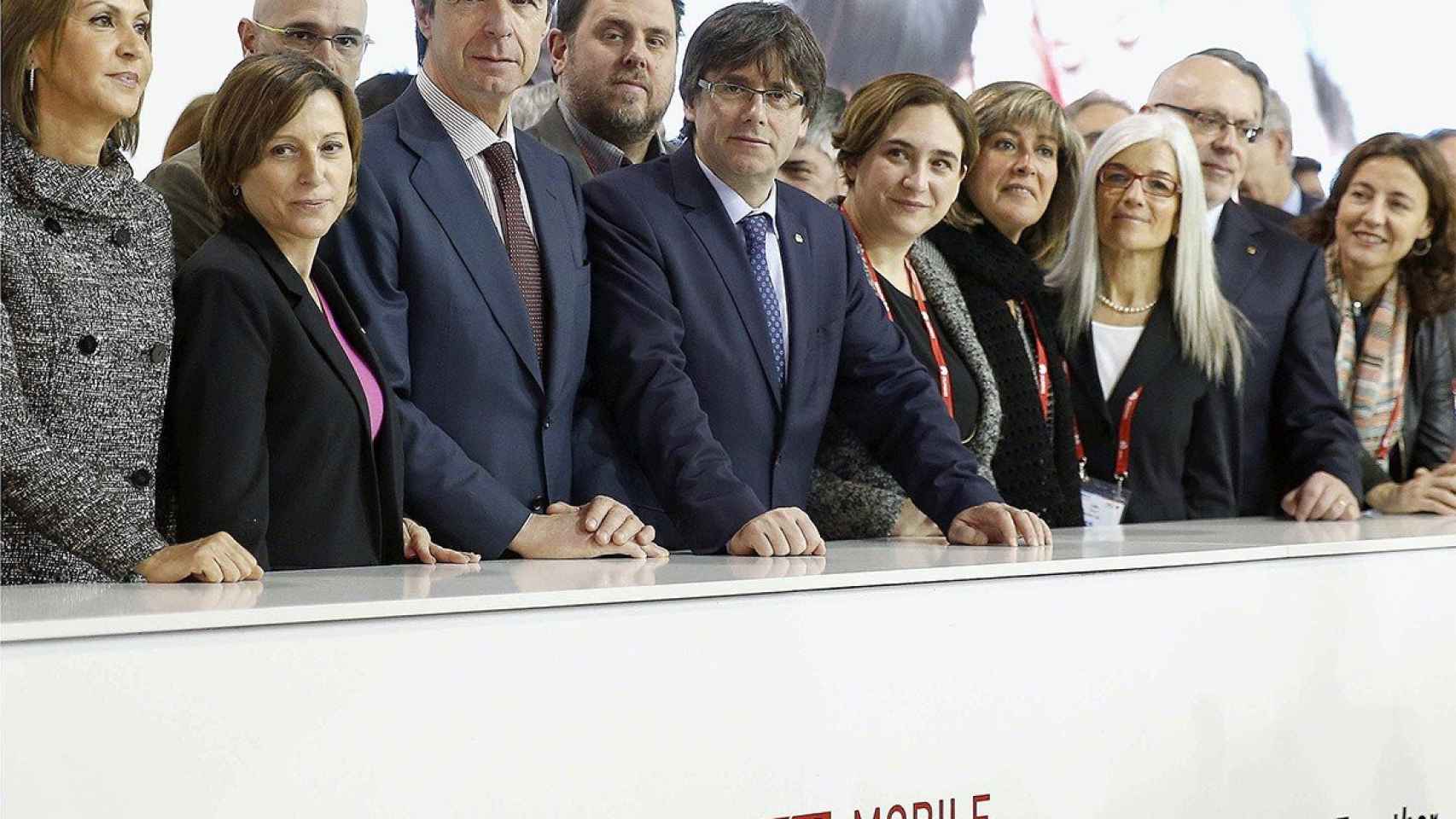 Junqueras, Puigdemont y Colau, en un acto del Mobile