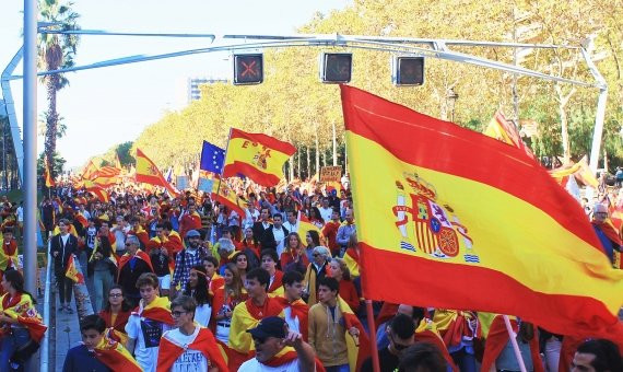 Manifestación de jóvenes en defensa de la unidad