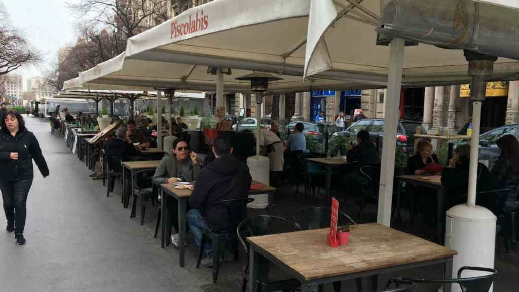 Una de las terrazas de un bar de Barcelona / PA