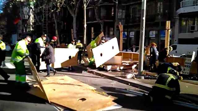 La feria de Reyes de la Gran Via cerrará con vientos de 80 km/h para evitar los destrozos del año pasado / Twitter