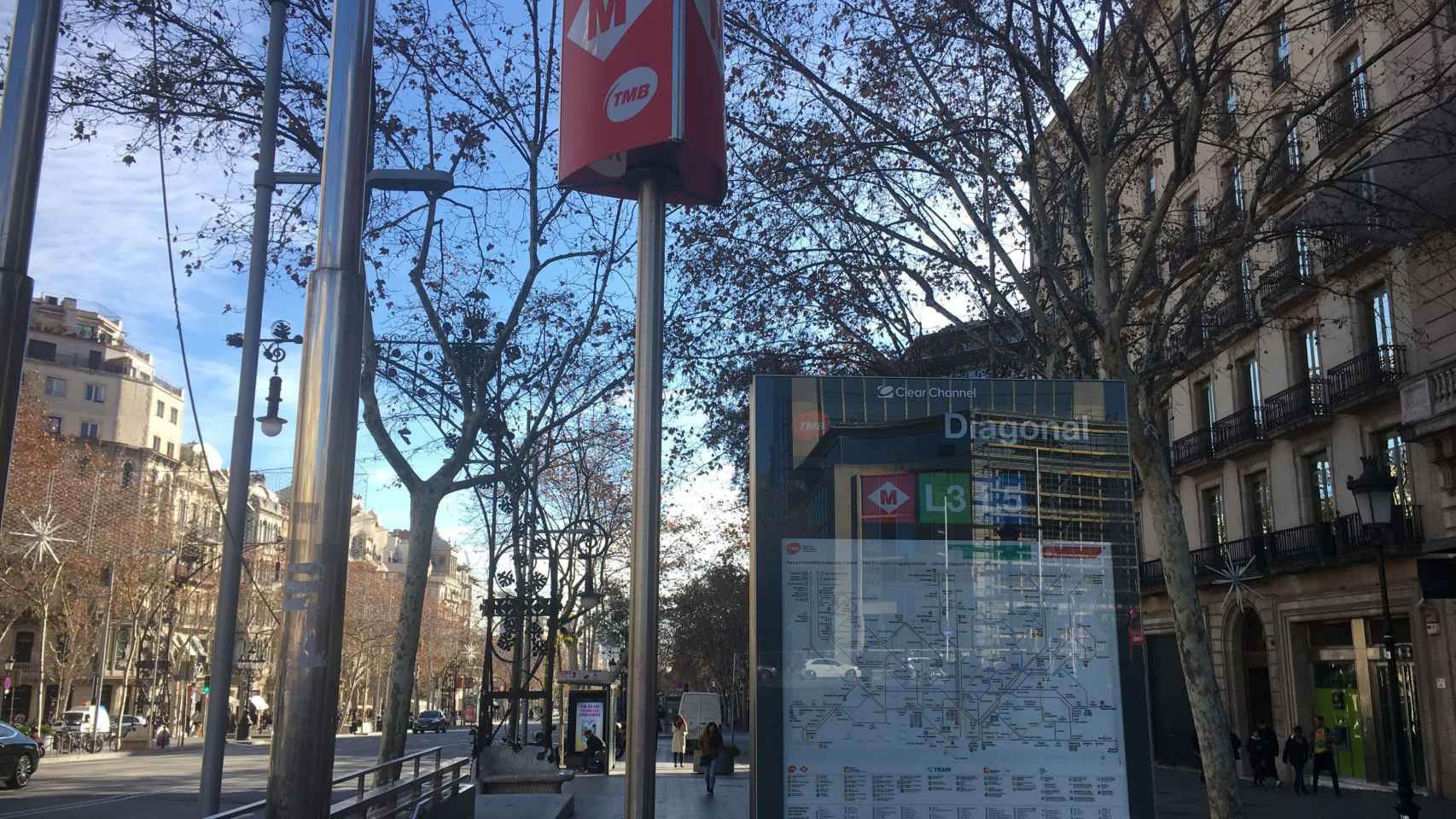 Parada de metro en Passeig de Gràcia / AO