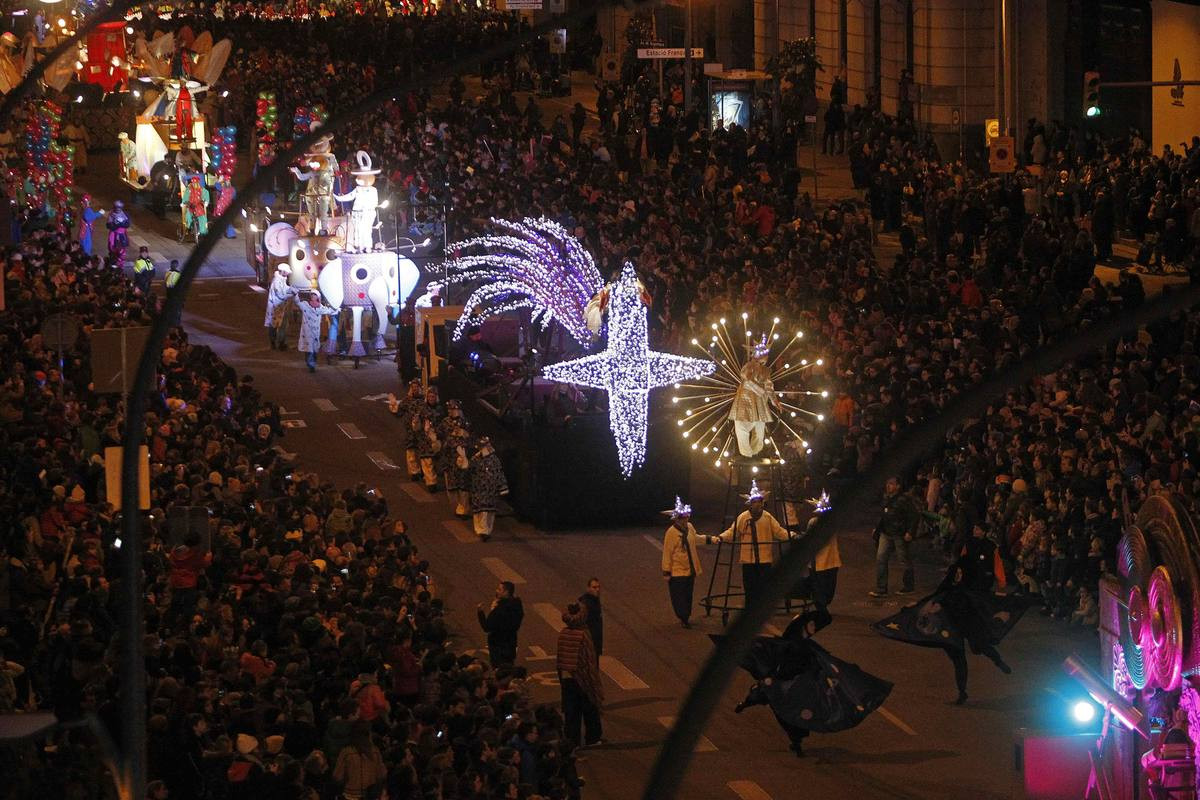 Cabalgata de Reyes de Barcelona de 2017 / EFE/MARTA PÉREZ