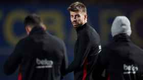 Gerard Piqué seguirá vinculado al Barcelona esta temporada y cuatro más / EFE