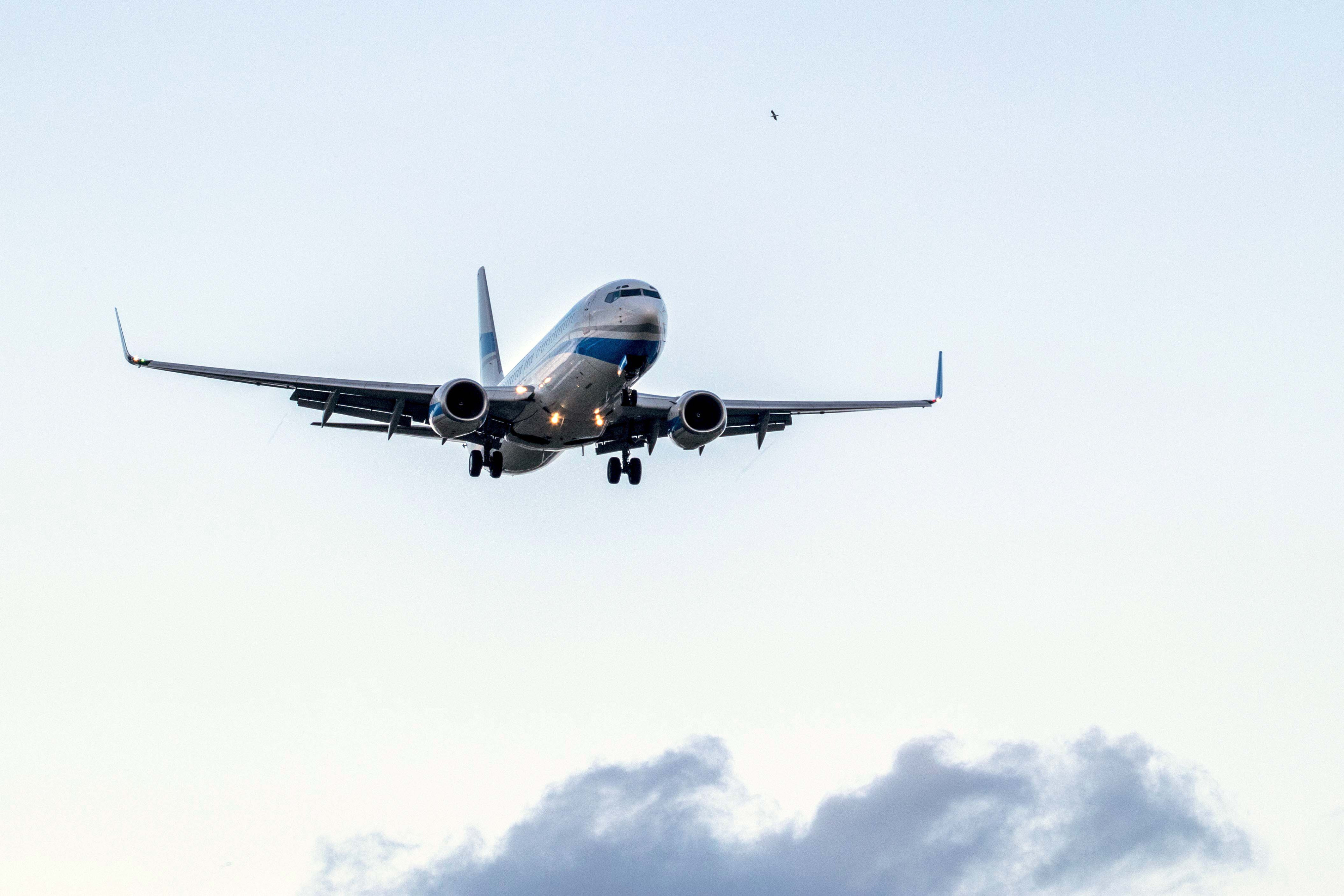 Avión despegando del Aeropuerto de Barcelona-El Prat / ÁLVARO VENTURA