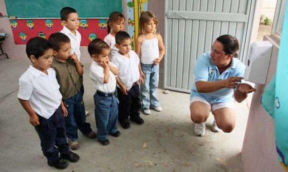 Escuela donde trabaja la F. Cántaro Azul / F. CÁNTARO AZUL