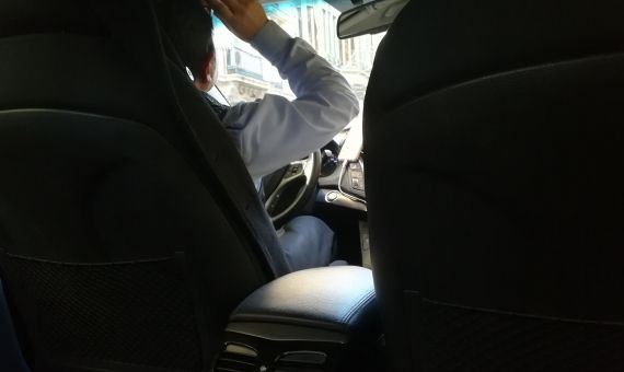 El conductor de Cabify durante el recorrido / P.B.