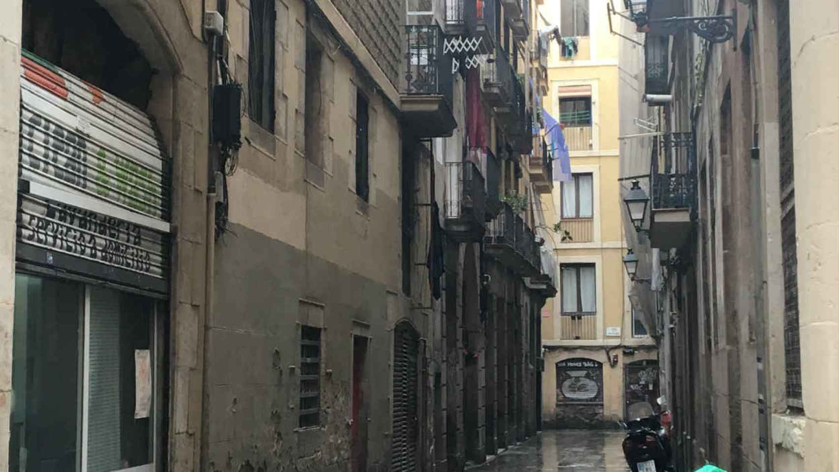 La calle Picalquers forma parte de la ruta de los narcotours del Raval / CR