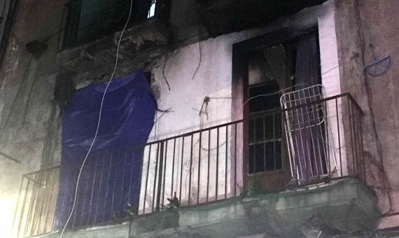 Un incendio destruyó un primer piso en la calle Hospital / CR