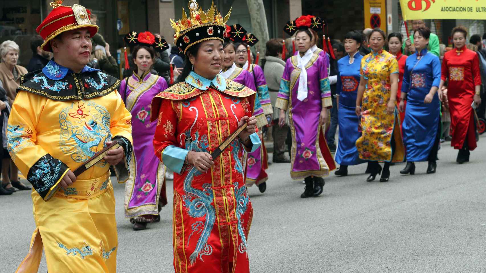 Miembros de la comunidad china participan en el acto de celebración del Año Nuevo Chino en Barcelona en una edición anterior / EFE