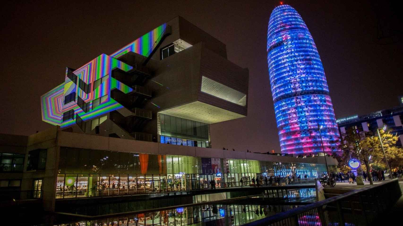 Vista del Museo del Diseño de Barcelona durante el festival Llum BCN