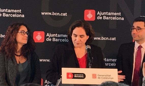 Laura Pérez, Ada Colau y David Elvira durante la presentación del proyecto de Magòria / X.A.