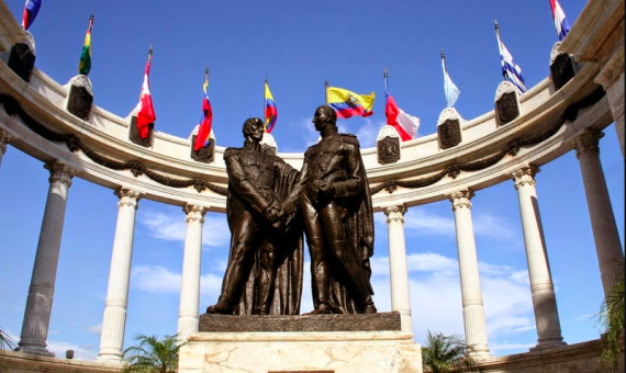Monumento a los Libertadores en Guayaquil / TURISMO DE ECUADOR
