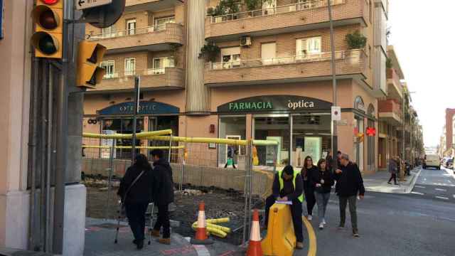 Obras para la adecuación de la calzada en diversos puntos de Barcelona / M.S.