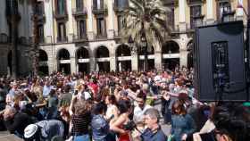 El swing, un éxito rotundo en la plaza Reial