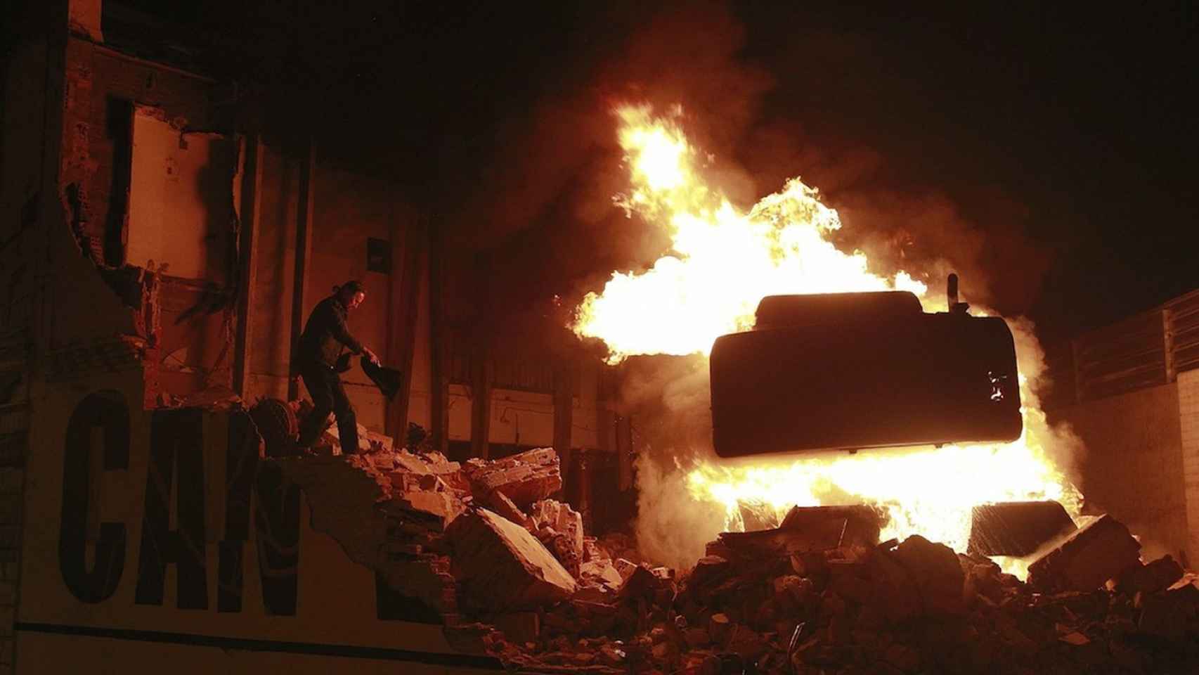 Una imagen de archivo de los graves incidentes ocurridos tras el desalojo de la casa okupada de Can Vies / EFE