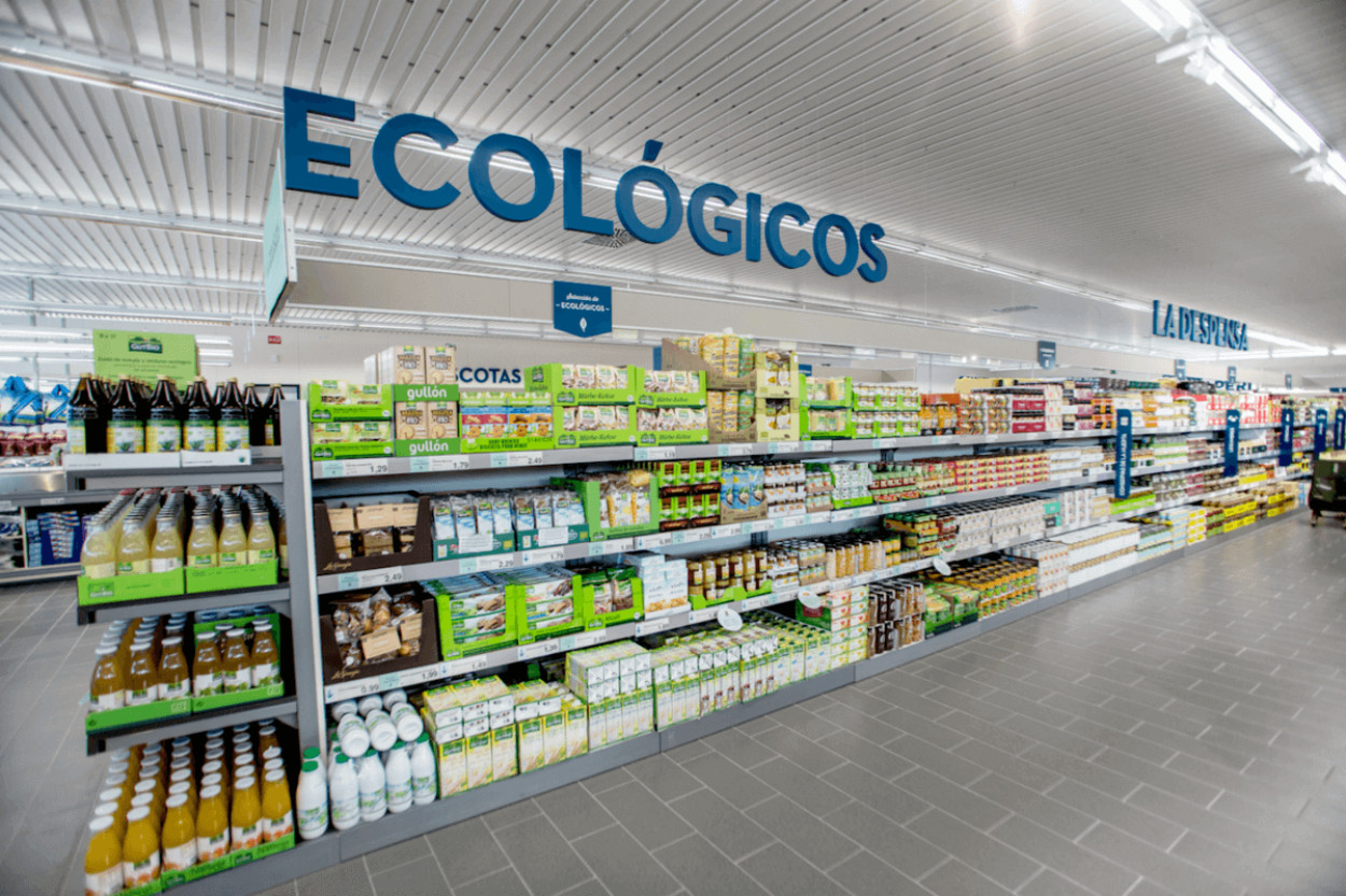 Sección de productos ecológicos en un supermercado Aldi de Barcelona / ALDI