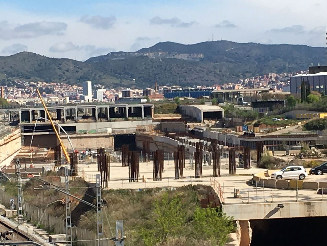 Imagen de la futura estación de La Sagrera desde el puente de Bac de Roda / MIKI