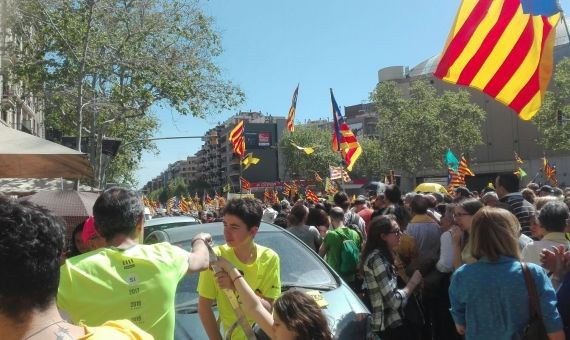 Manifestantes de todas las edades han llenado el Paralelo / G. BARTRONS