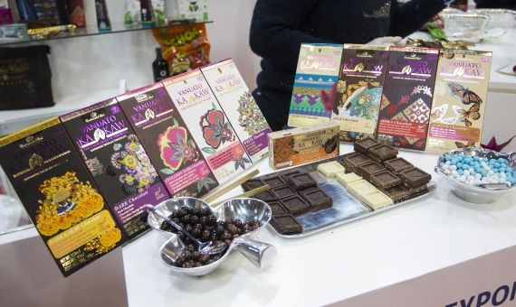 Cada variedad de chocolate, un estampado con reminiscencias culturales de México / H.F. 