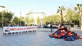 La acción de Stop Mare Nostrum con chalecos salvavidas de Proactiva Open Arms / Stop Mare Noatrum