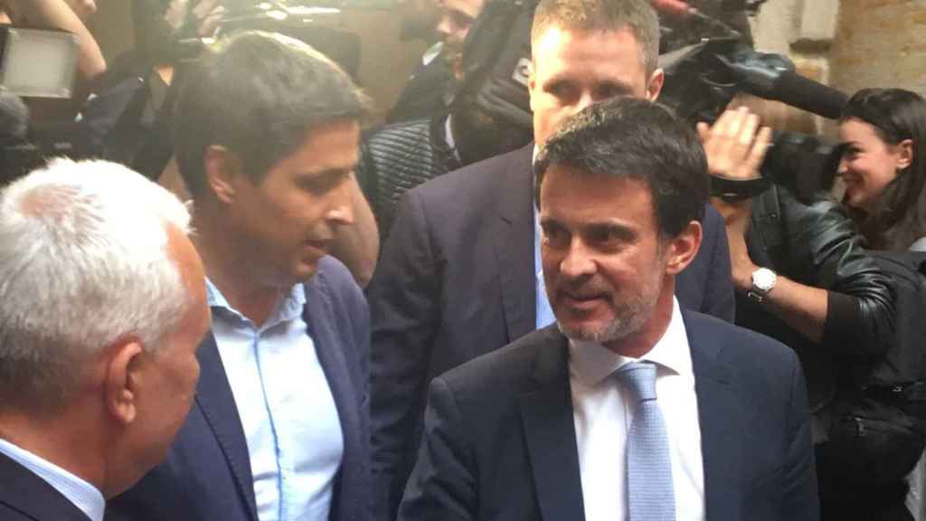 Foto de archivo de Manuel Valls tomada momentos antes de que recibiera el premio 'Seny' que le concedió Societat Civil Catalana / X. A.